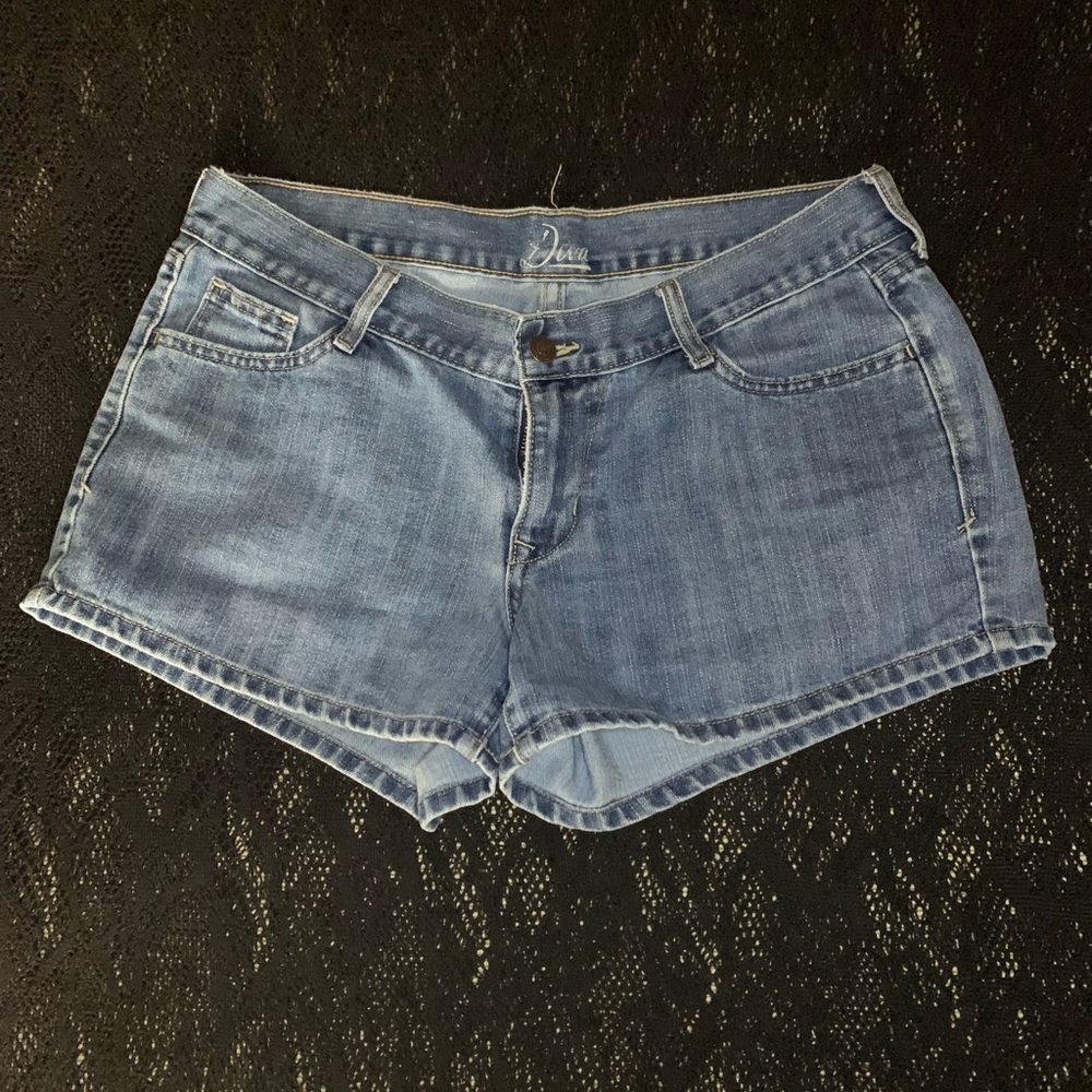 Women’s Light Wash Jean Shorts